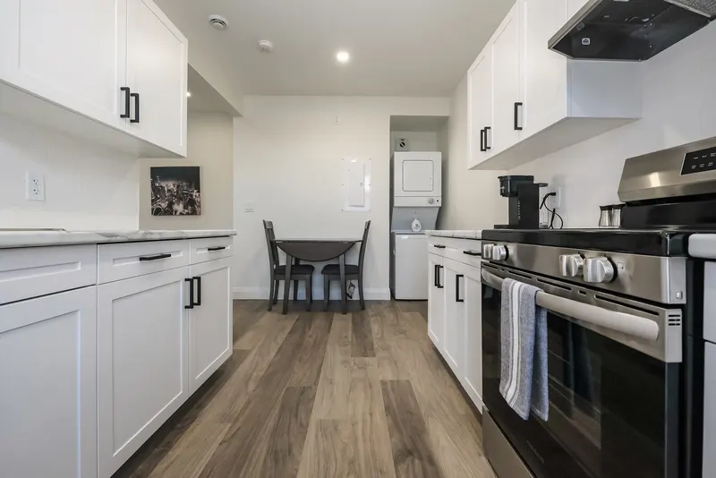 Gateway Suites kitchen