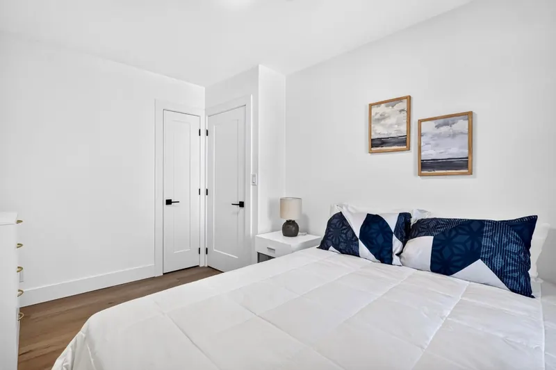 McEwan Suites 2 bedroom + den suite, photo 5