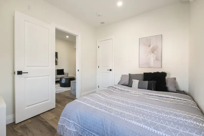 Gateway Suites bedroom